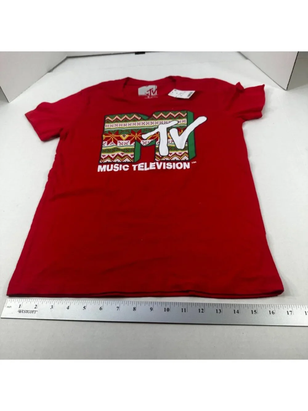 MTV Women's Size Medium Tee Shirt Holiday Graphic Short Sleeve Red New With Tags